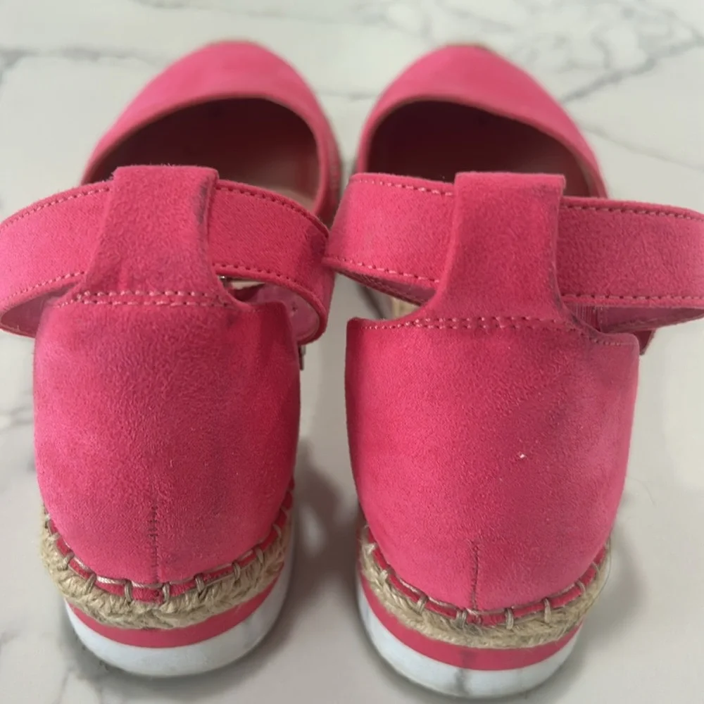Crown & Ivy Britnee Pink Espadrille. Size 7M‎